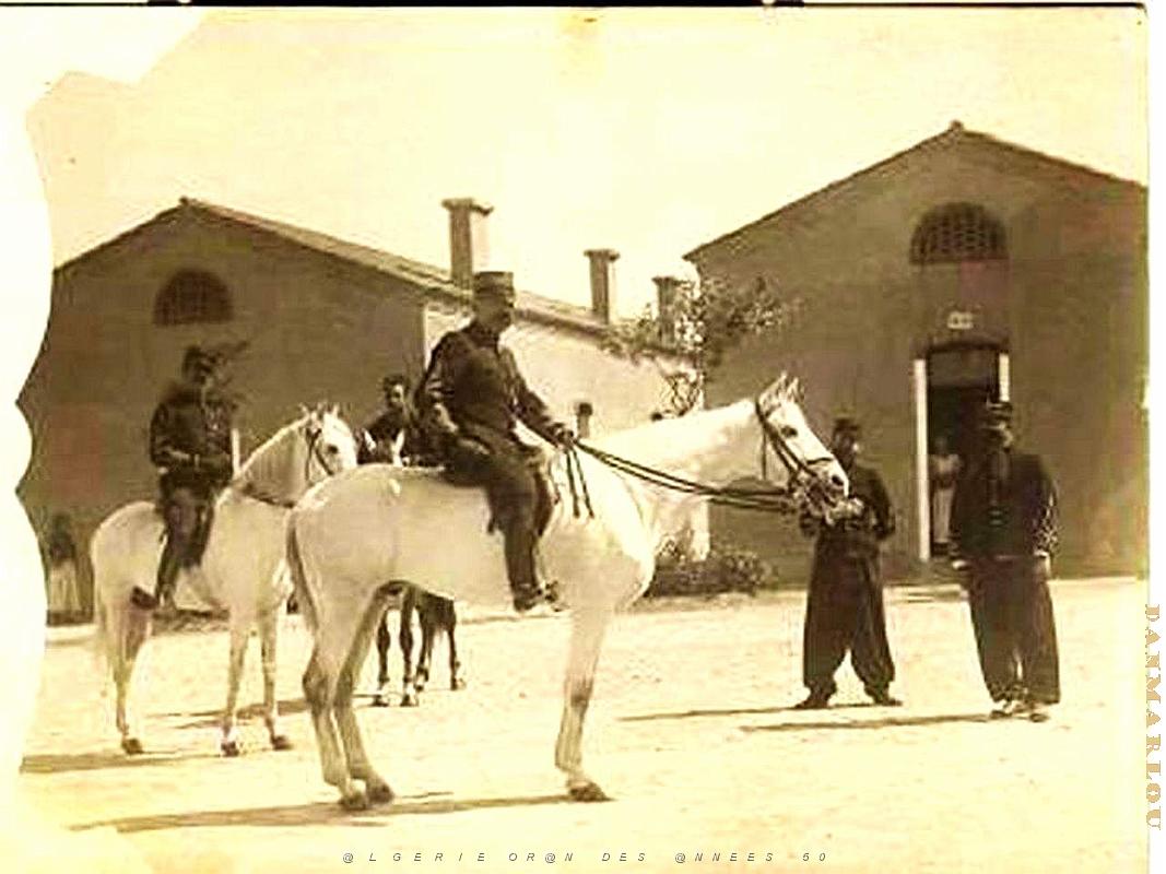 CA de- 014- Casernes des Chasseurs- Bd Andrieux.jpg